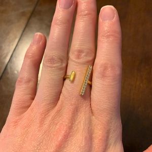 🛍🎀SALE!!! All must go!🎀 Baublebar ring